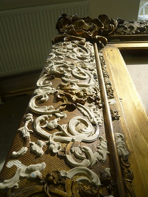 Photo of moulding on Viscount Eversley painting
